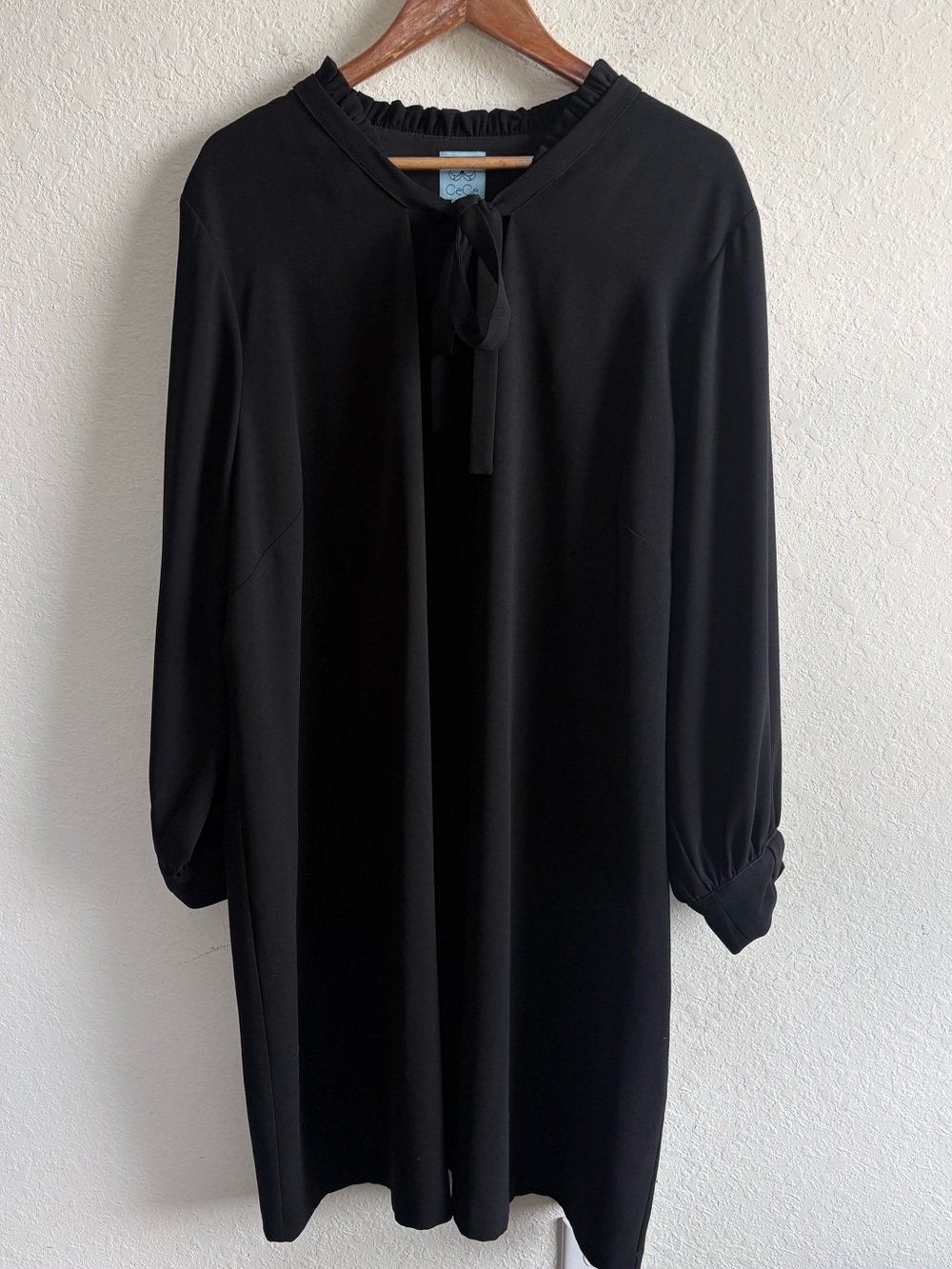 CeCe tie-neck dress featuring long sleeves ruffled cuffs ruffled collar size 24